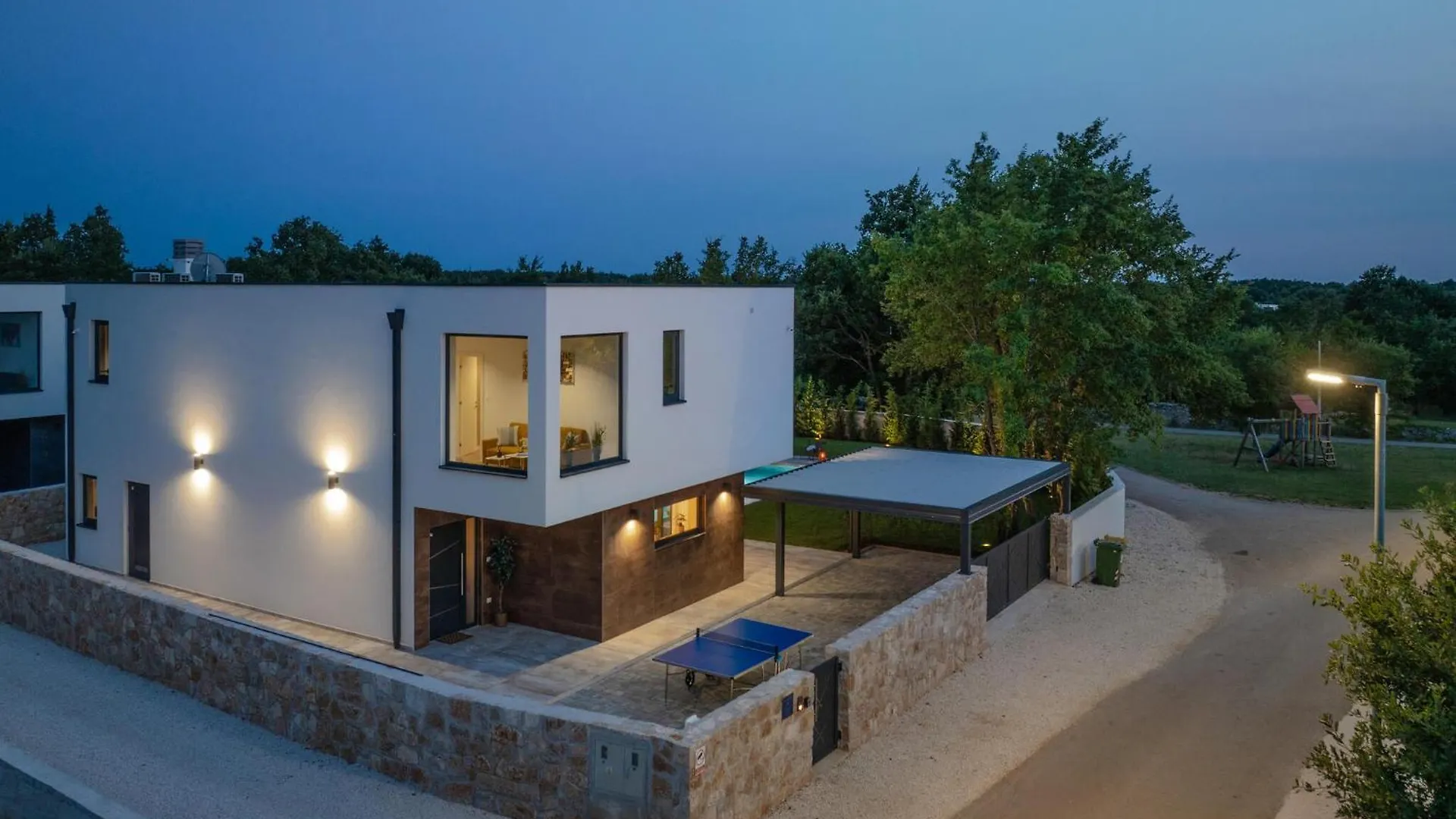 Awesome Home In Modrusani With Sauna بيت للعطل