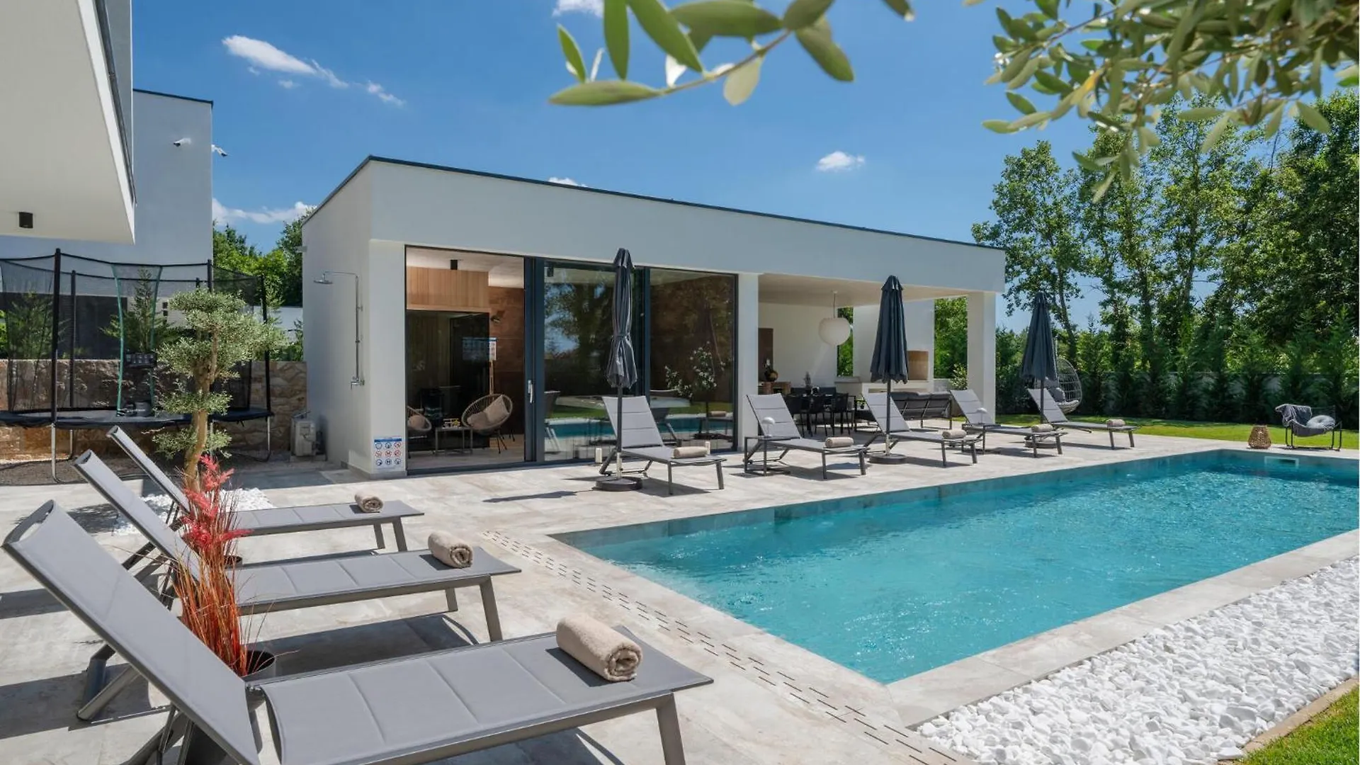 Awesome Home In Modrusani With Sauna بيت للعطل